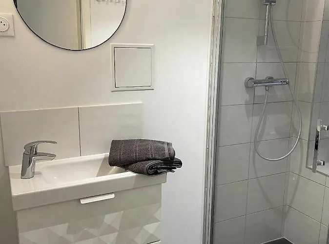 Apartment Superbe Avec Acces Patio Caen