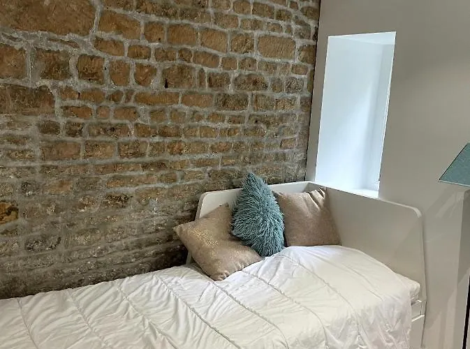 Superbe Avec Acces Patio Caen