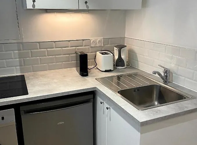 Superbe Avec Acces Patio Apartment *